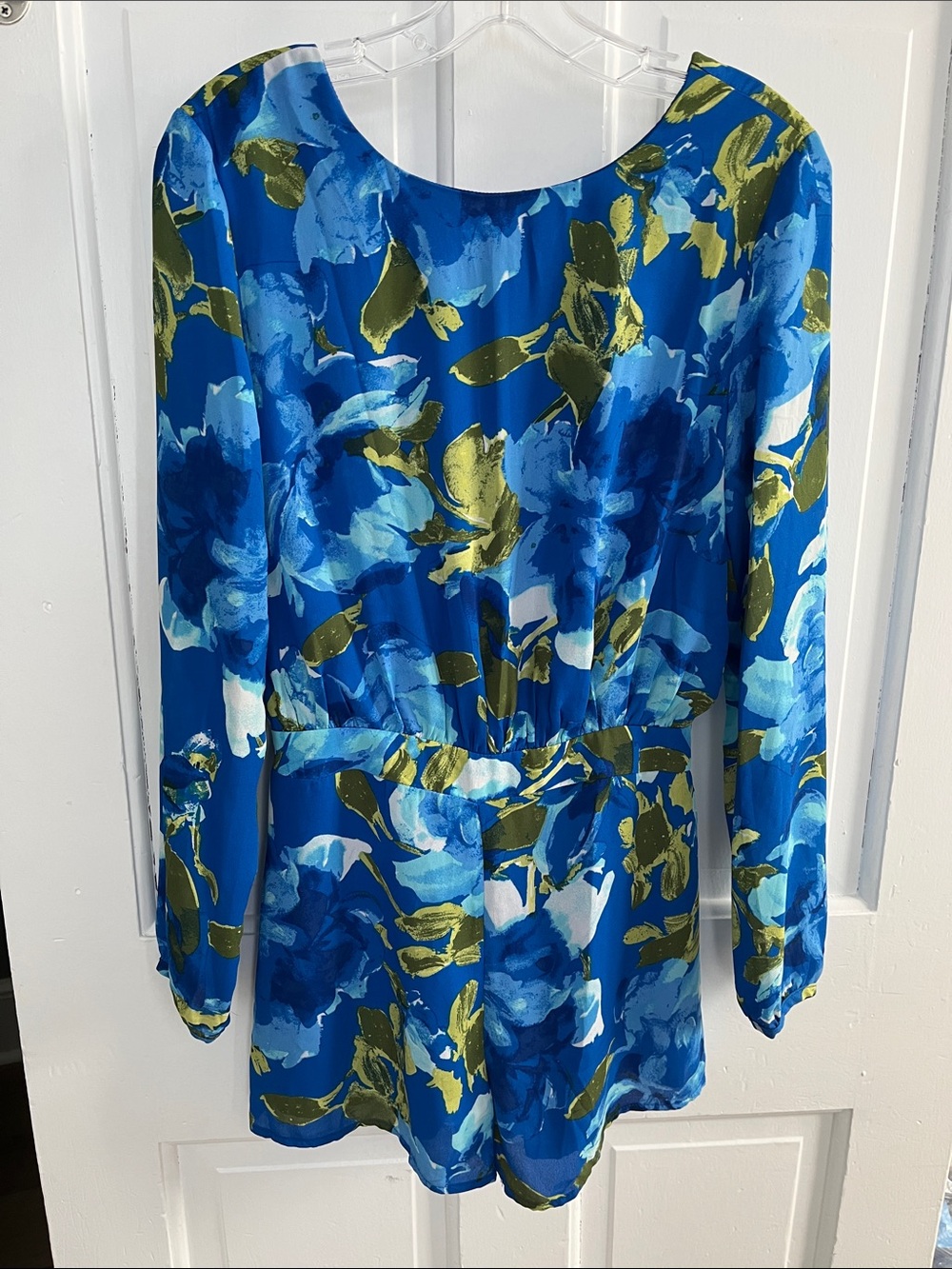 Lulus size Small blue floral shorts romper silky feel fabric